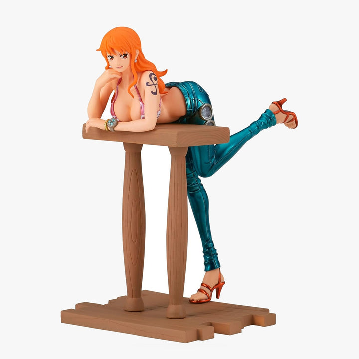 ONE PIECE GRANDLINE JOURNEY Nami Figure
